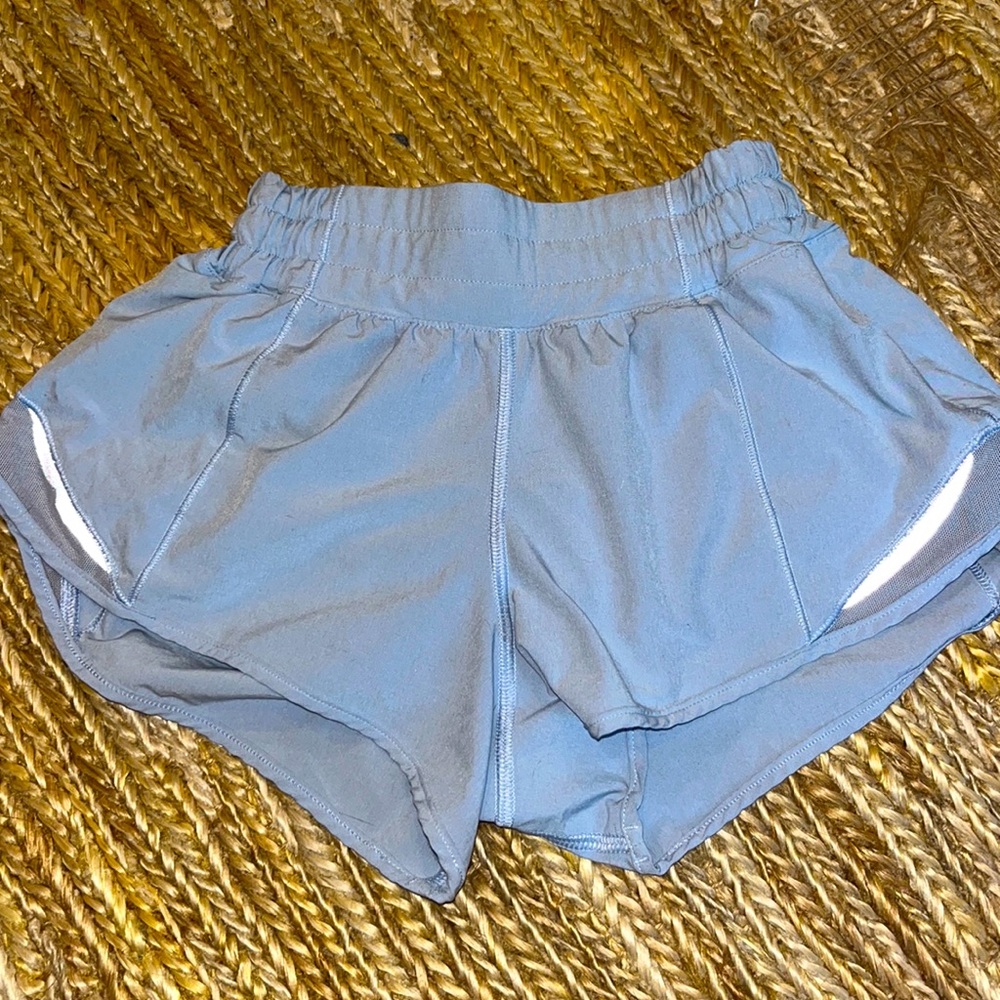 Lululemon hotty hot shorts 2.5